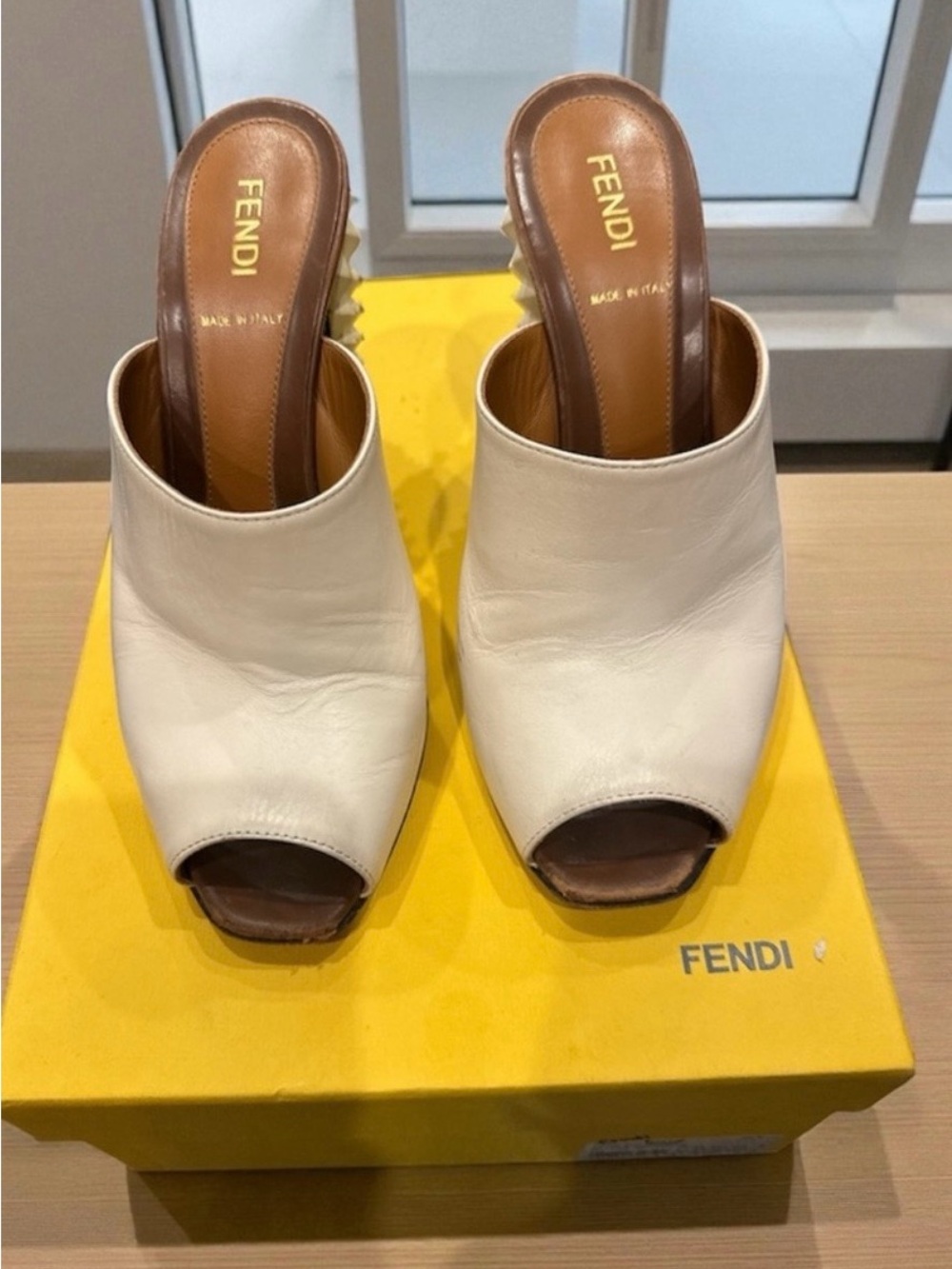 Fendi Women’s Cream Leather Open-Toe high heel ❤️comfortable 🔥